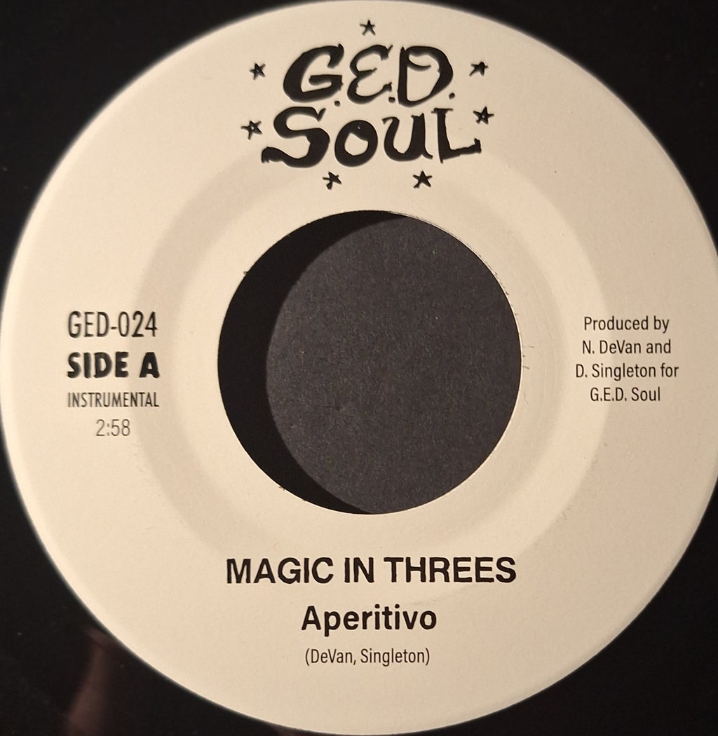 Magic In Threes-Aperitivo/Perp Walk (7" Vinyl)